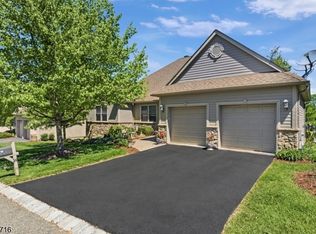 14 Wentworth Ct, Hardyston Twp., NJ 07419