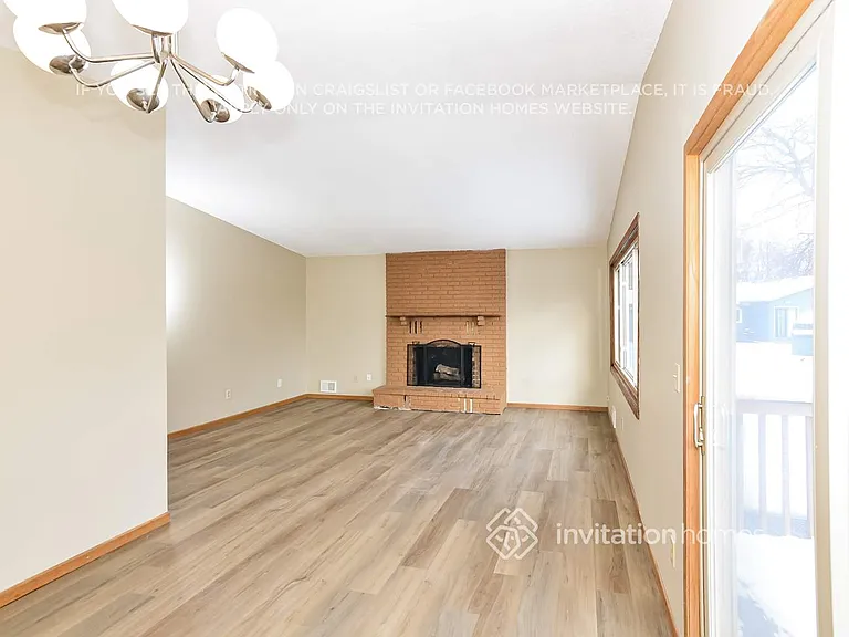 7818 Hampshire Cir N — Photo 6