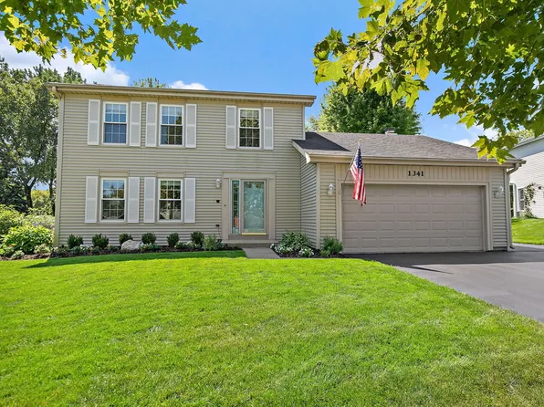 1341 S Parkview Ter, Algonquin, IL 60102