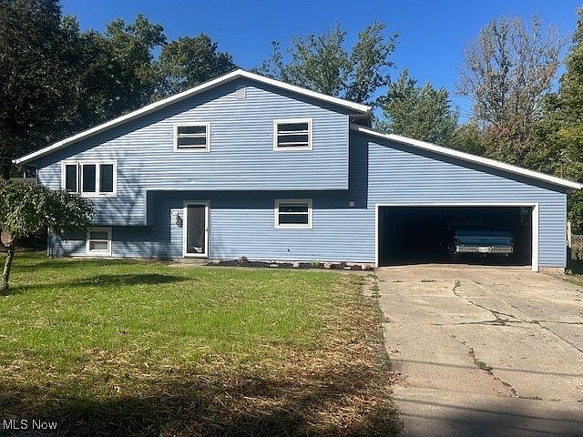 1st image of 992 Lakewood Beach Dr