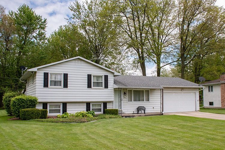 1st image of 1384 Berkshire Dr