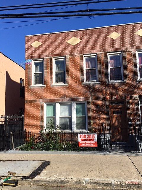 2nd image of 1224 Commonwealth Ave