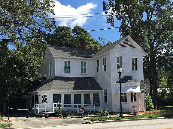 BUSIEST INTERSECTION IN TOWN