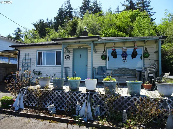93554 McCullum Ln, Coos Bay, OR 97420
