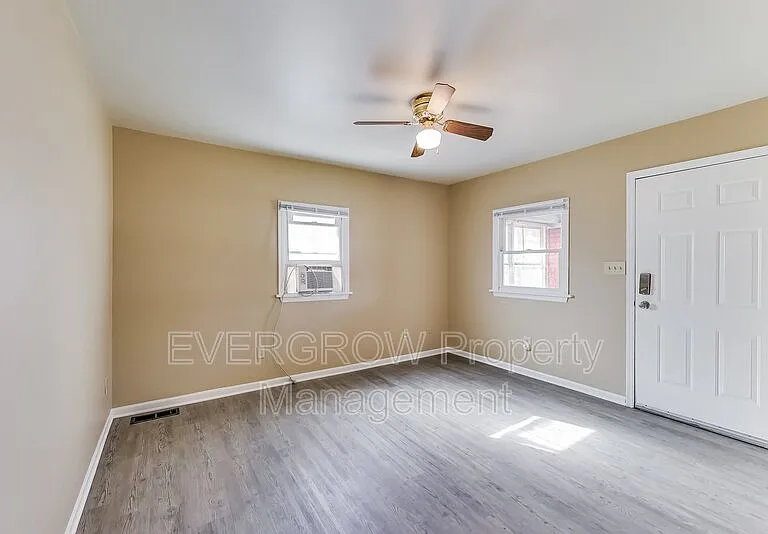 1417 N Denny St — Photo 7