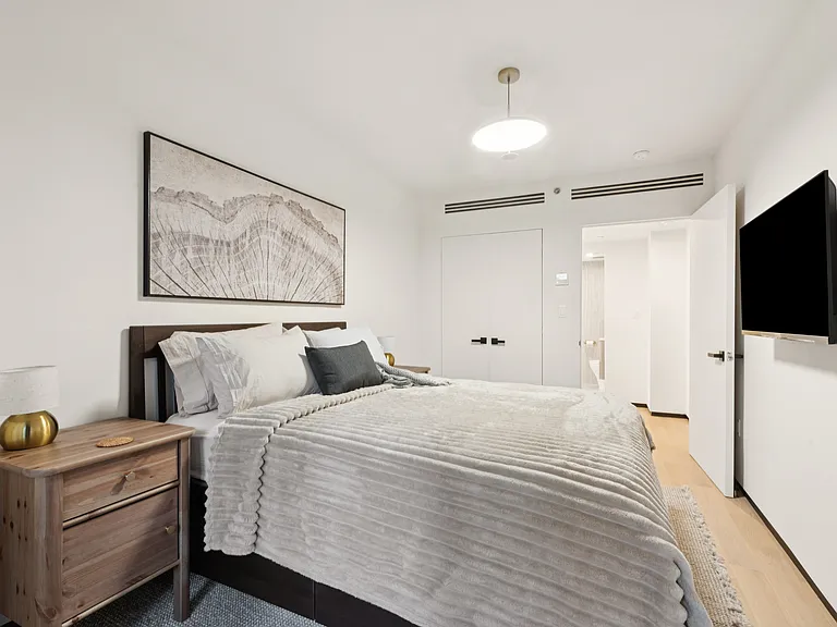350 W 44th St #505 — Photo 14