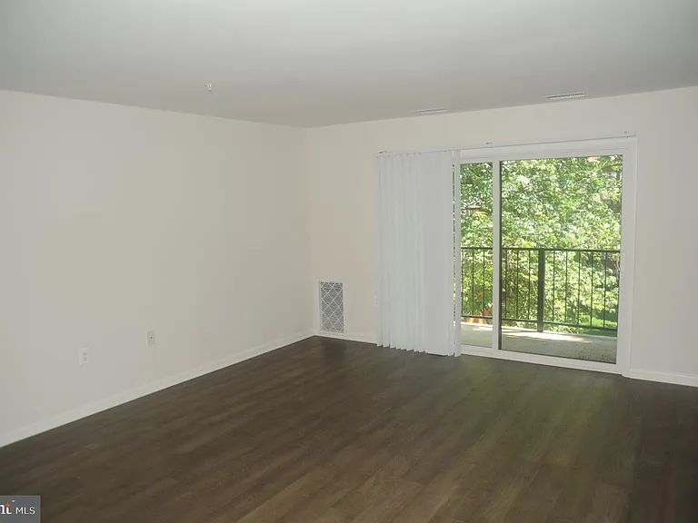 830 Quince Orchard Blvd #202 — Photo 4