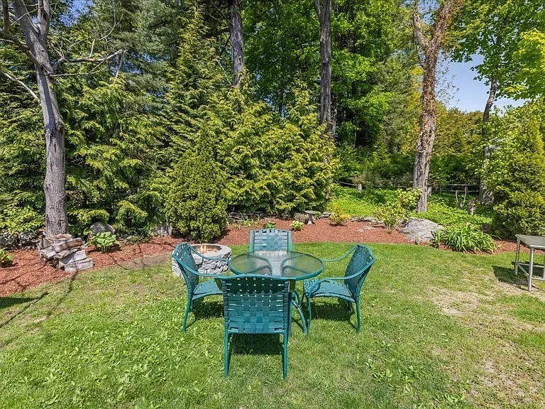 1 Wildrose Ave — Photo 42