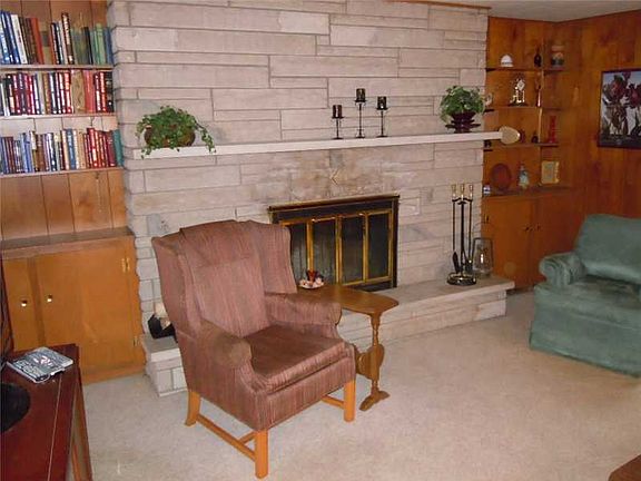 5th image of 7911 Meadowbrook Dr