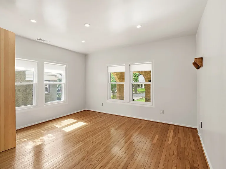 825 Thomasson Dr — Photo 17