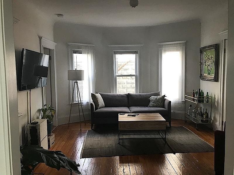 2nd image of 50 Holyoke Rd #01