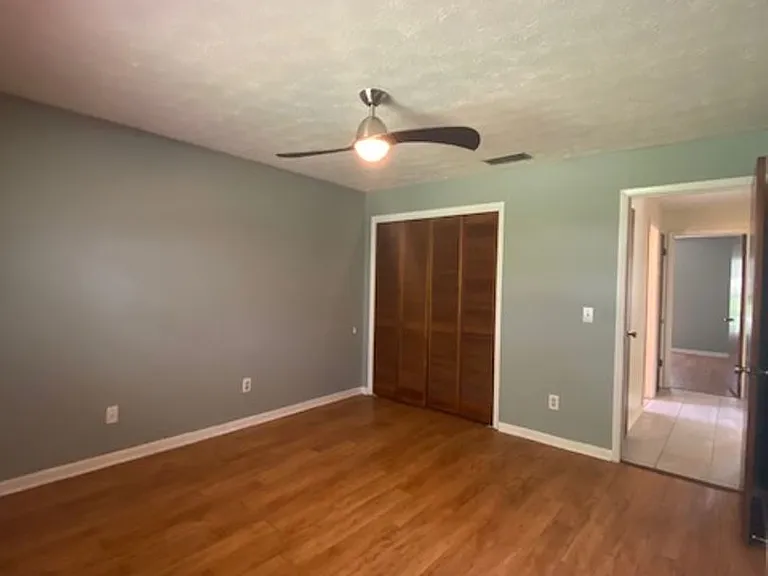 1517 Loretta Ct — Photo 8