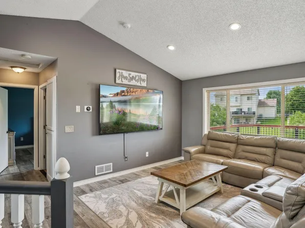 222A Winkler Trl, Cologne, MN 55322