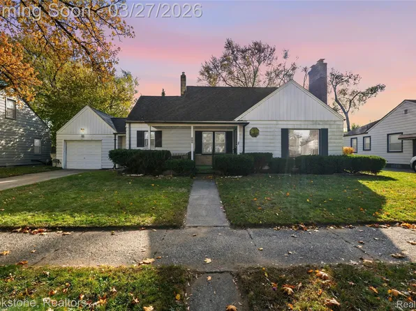 800 E Bernhard Ave, Hazel Park, MI 48030