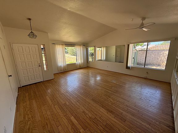 3rd image of 13349 Wintergreen Ln