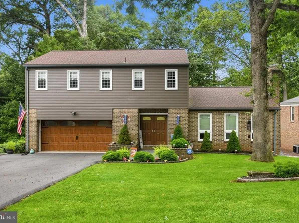 10 Nassau Cir, Reading, PA 19607