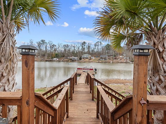 3rd image of 180 Southern Shores Rd