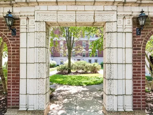 486 Sheridan Rd APT 2, Evanston, IL 60202