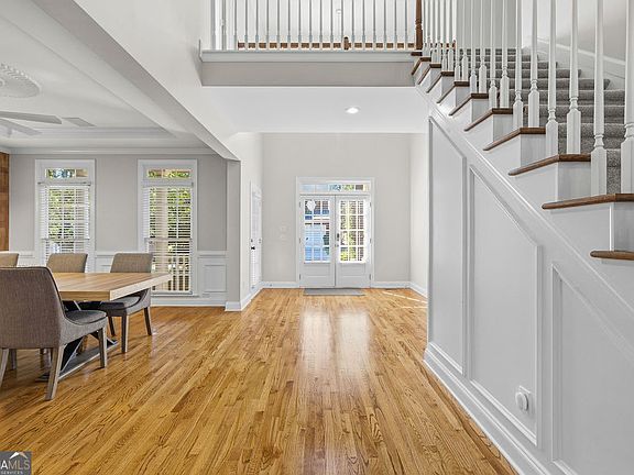 5th image of 1318 Village Terrace Ct