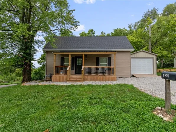 520 S 2nd St, Richmond, MO 64085