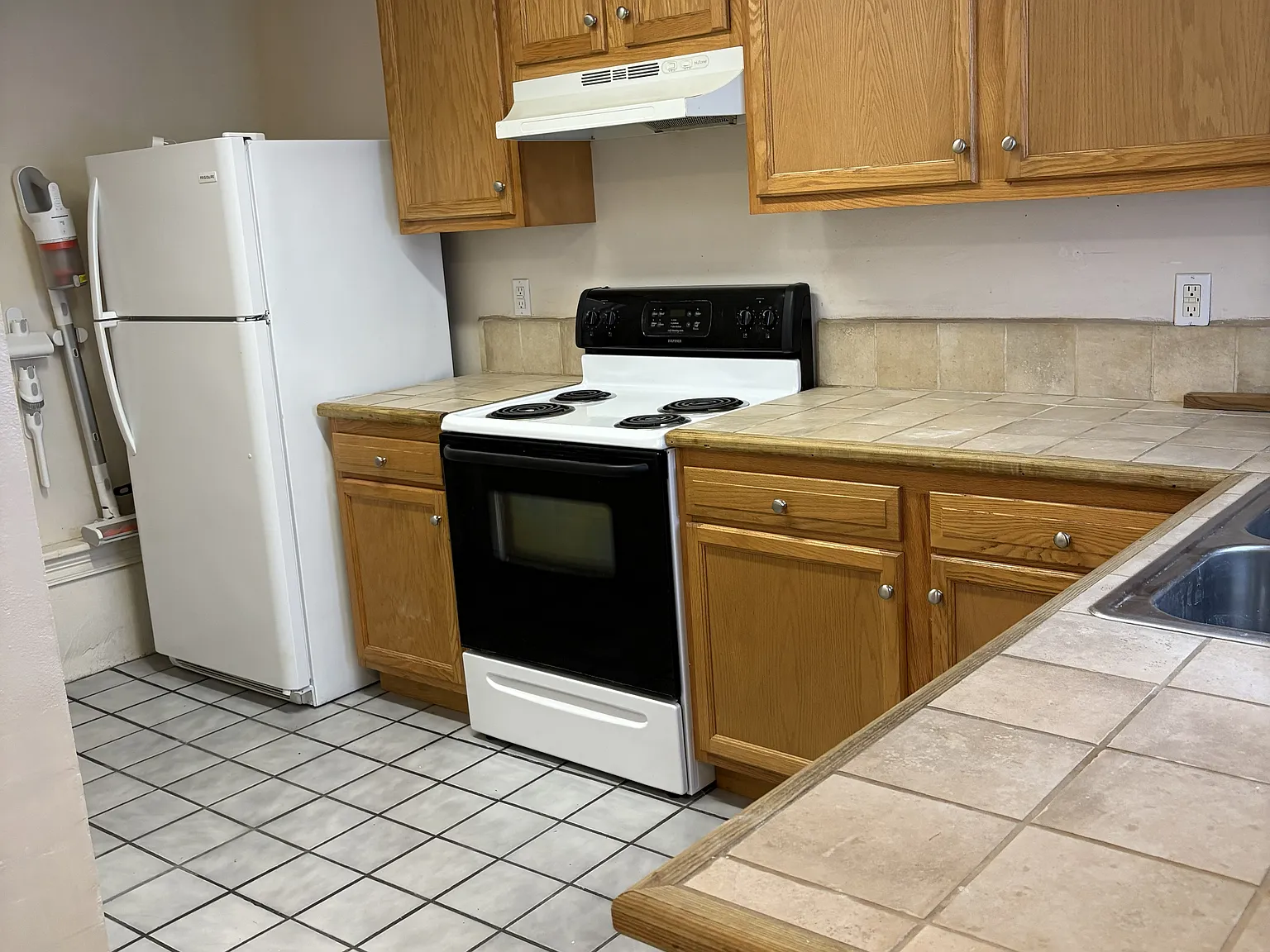 2 bed, 1.5 bath, 1200 sqft, $1,500 — Photo 3