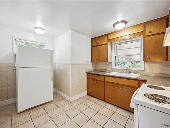 4th image of 1365 S Clayton Street