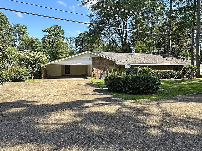 102 N Pinecrest Dr — Photo 4