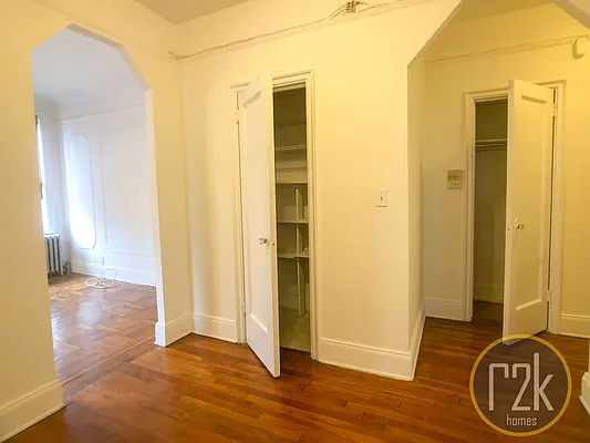 Rented by Realty 2000 Corp | media 32