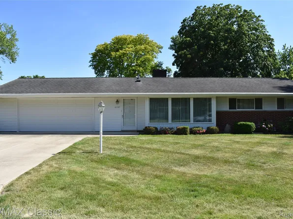 41147 S McMahon Cir, Novi, MI 48375