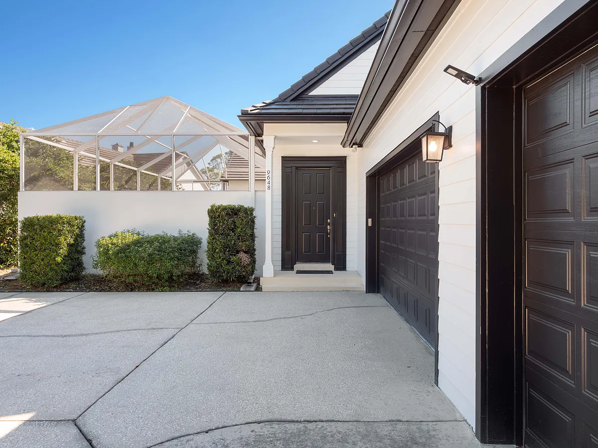 Building Photo - 9648 Bryanston Dr