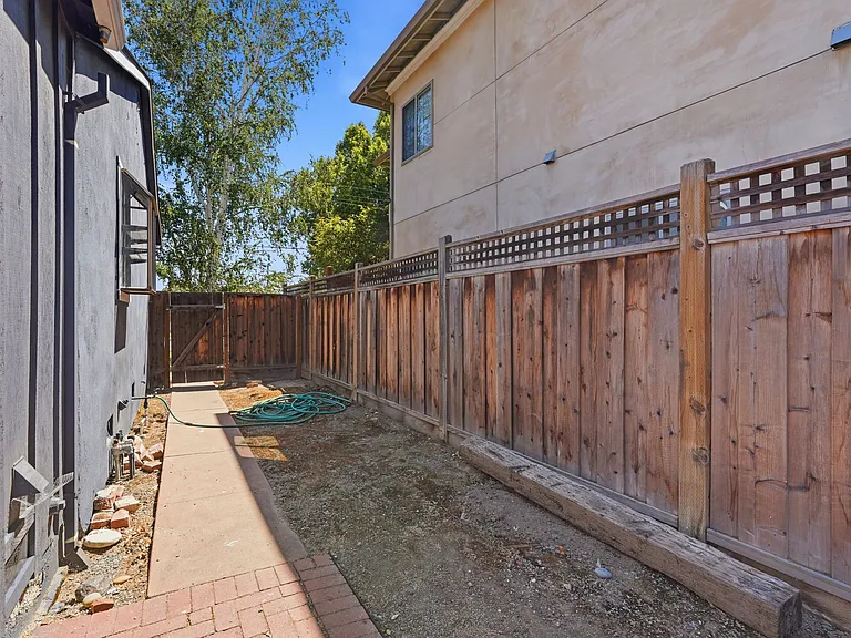 2291 Cottle Ave — Photo 39