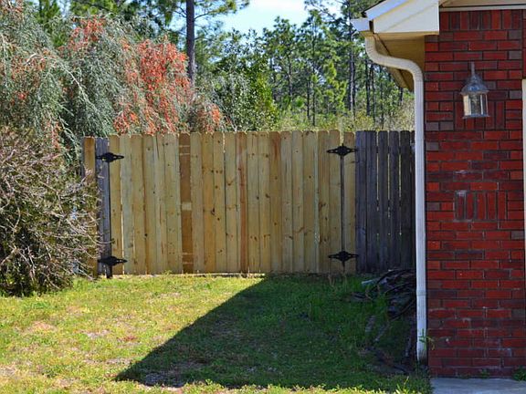 3rd image of 8613 Wood Cir