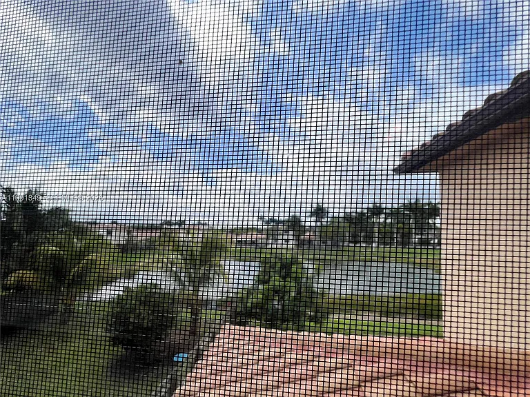422 SE 34th Ter — Photo 45
