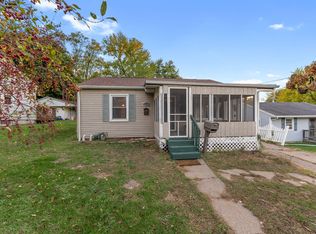 320 Roscoe Ave, Muscatine, IA 52761