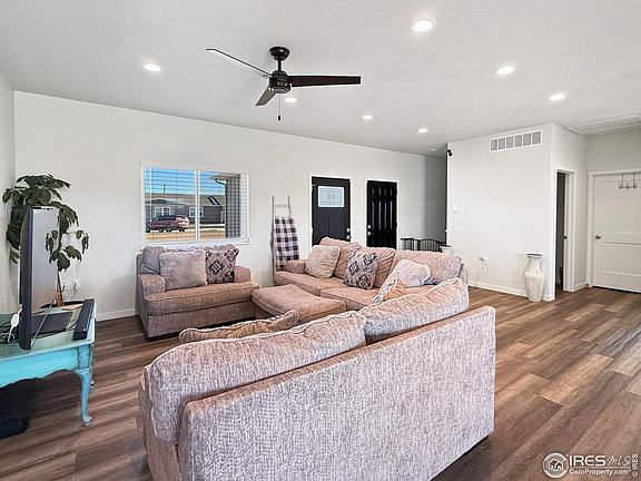 4th image of 704 N Fremont Ave