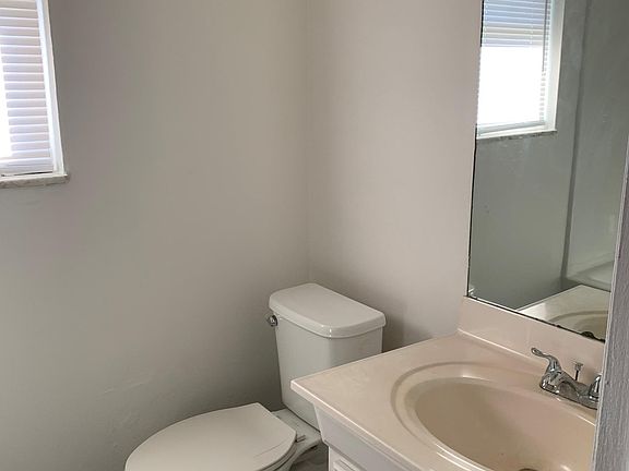 4th image of 1246 Trent Blvd