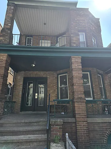 211 Grant Ave Photo 1