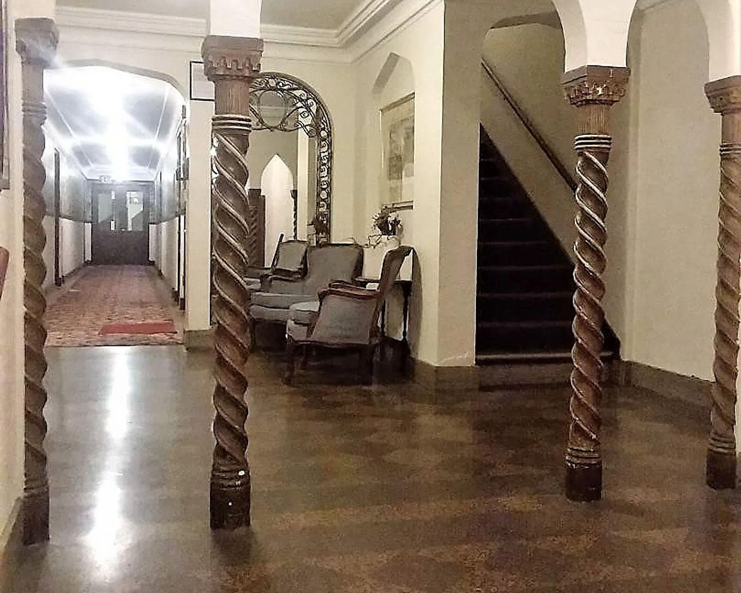 De Selm Apartments | Vintage Architecture with Fresh Modern Interiors — Photo 4