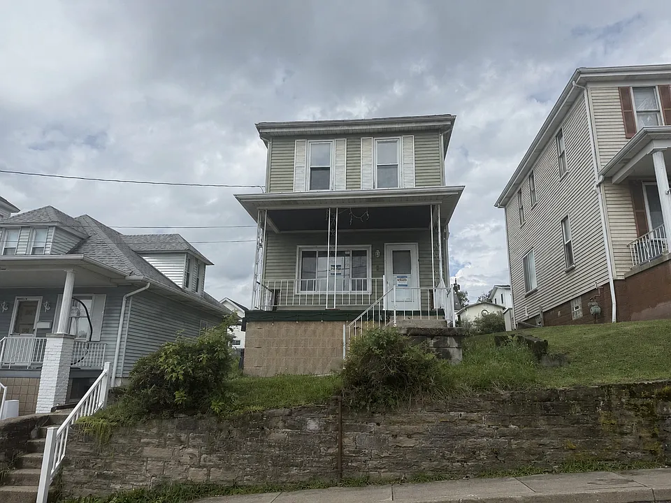 1053 Graham Ave