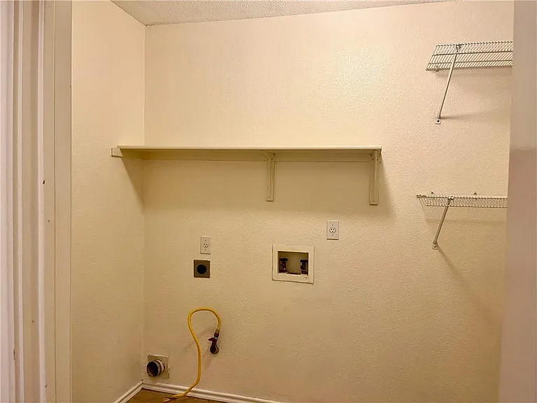 16831 Bailey Jean Dr — Photo 17