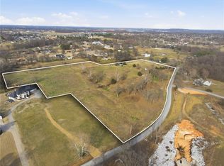 E Lake Rd, Springdale, AR 72762