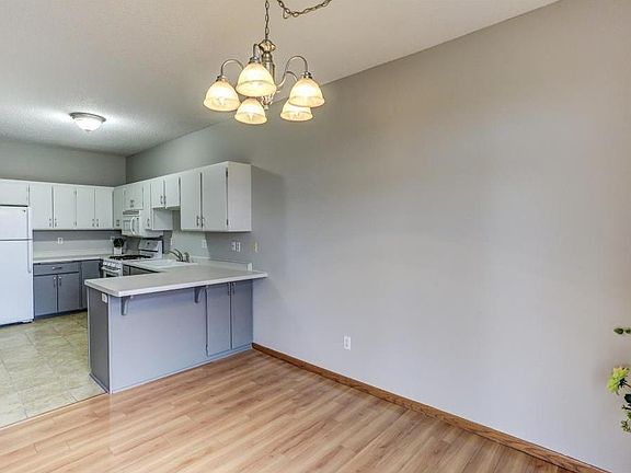 4th image of 6XX Roundhouse Cir S