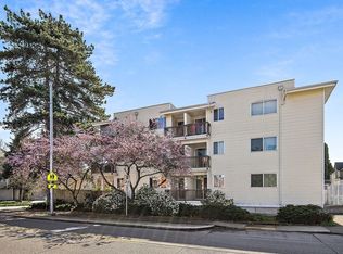 North Holland Apartments, Seattle, WA 98103