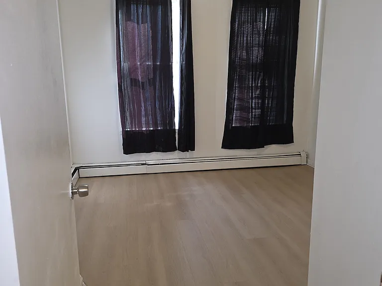 406 Woodlawn Ave #1 — Photo 5