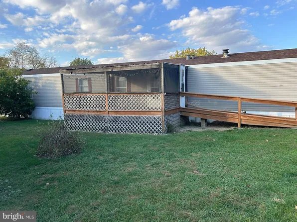 11 Courtney Dr #11, Mc Connellsburg, PA 17233