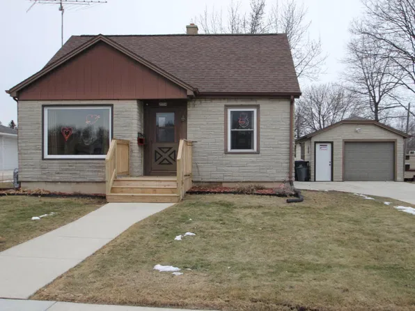2004 Illinois Ave, New Holstein, WI 53061