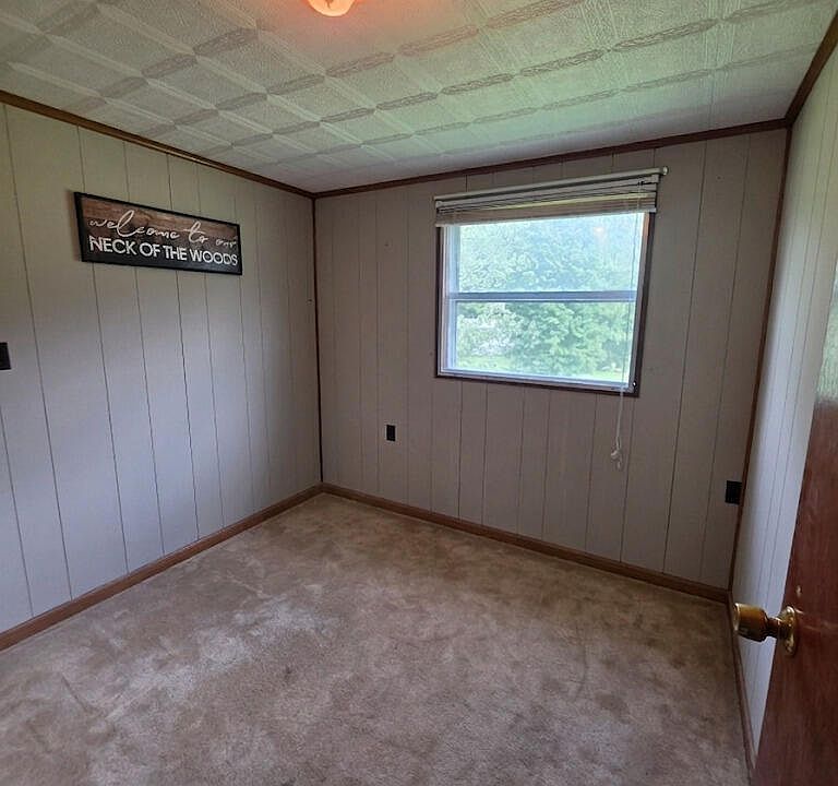 13th image of 220 Gillispie Rd