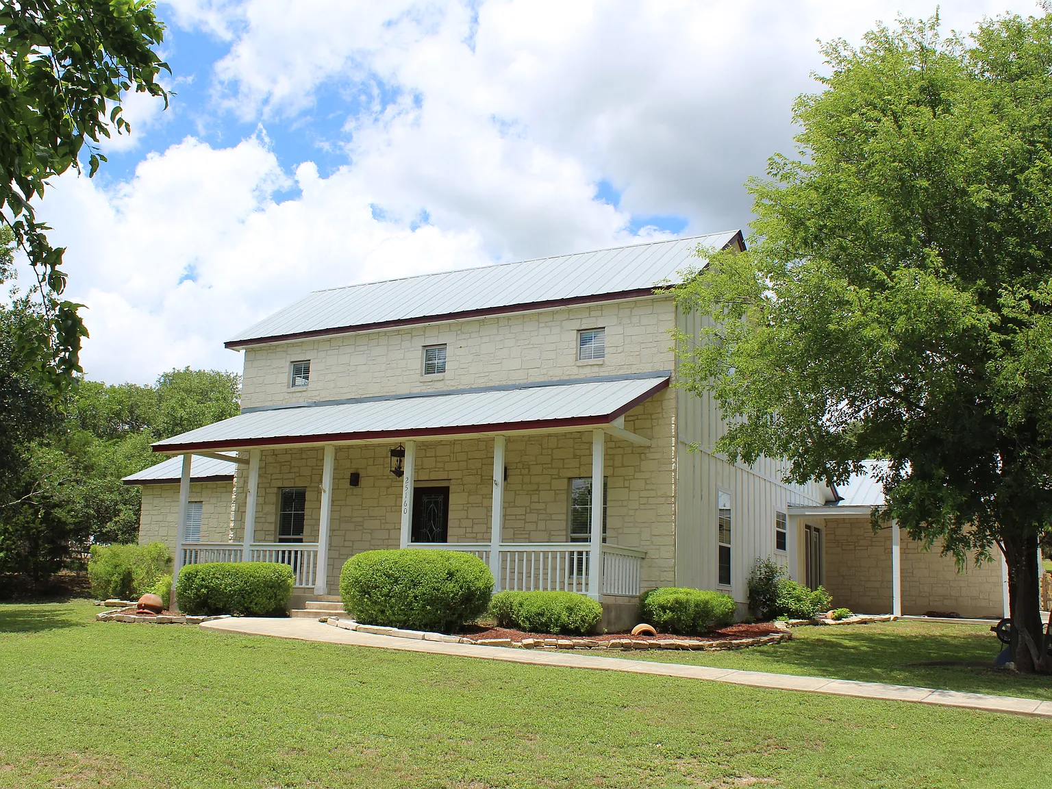 4 bed, 2.5 bath, 2366 sqft, $2,650 — Photo 1