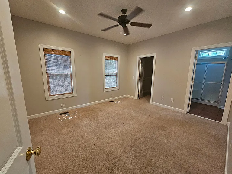 140 Patricia Ct — Photo 10