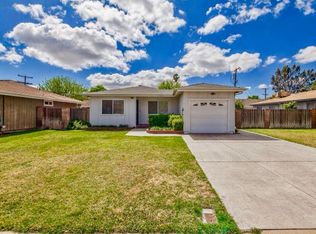 1064 Brookside Dr, Clovis, CA 93612